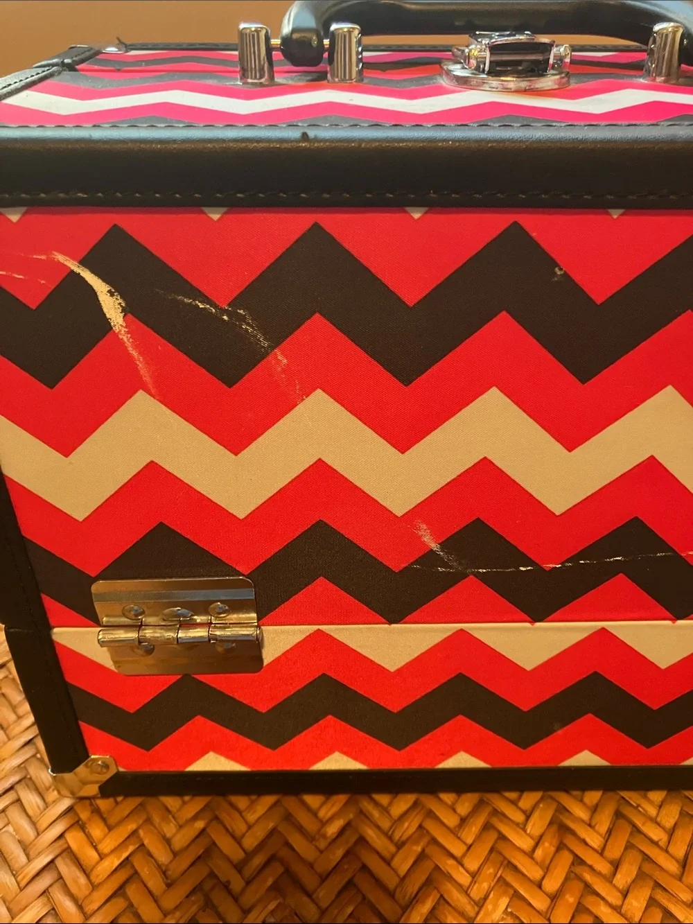 Caboodles Pink Chevron Train Case Storage Box Vintage no key
